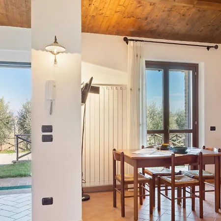 Luxurious Holiday In With Pool 度假居